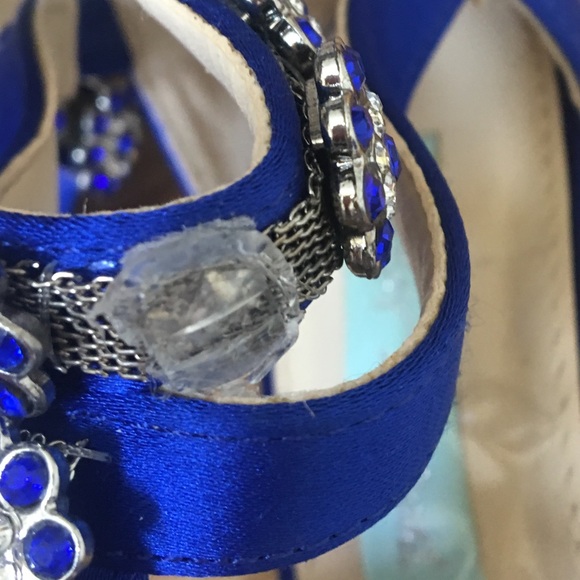 Blue by Betsey Johnson Royal Blue with Flowers 6.5 - Picture 3 of 7